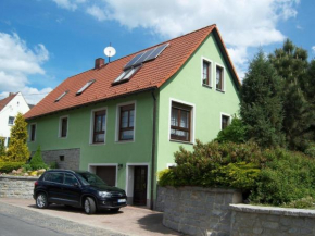 Geräumige Ferienwohnung mit Terrasse, in günstiger zentraler Lage in der Oberlausitz, idealer Ausgangspunkt für vielerlei Ausflüge in die Umgebung